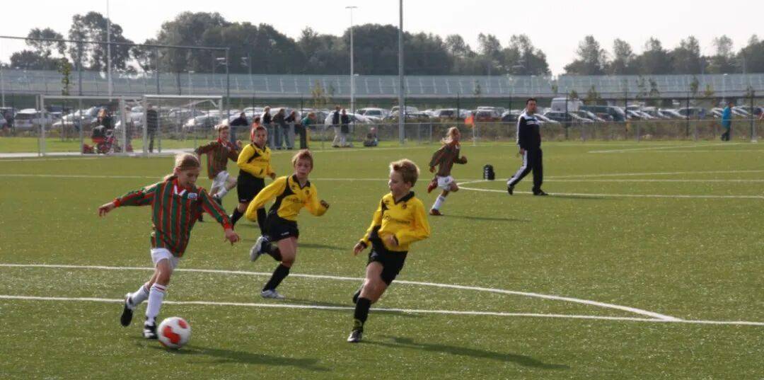 澳门皇冠|练习足球感受挫折比获得成绩更重要(图3)